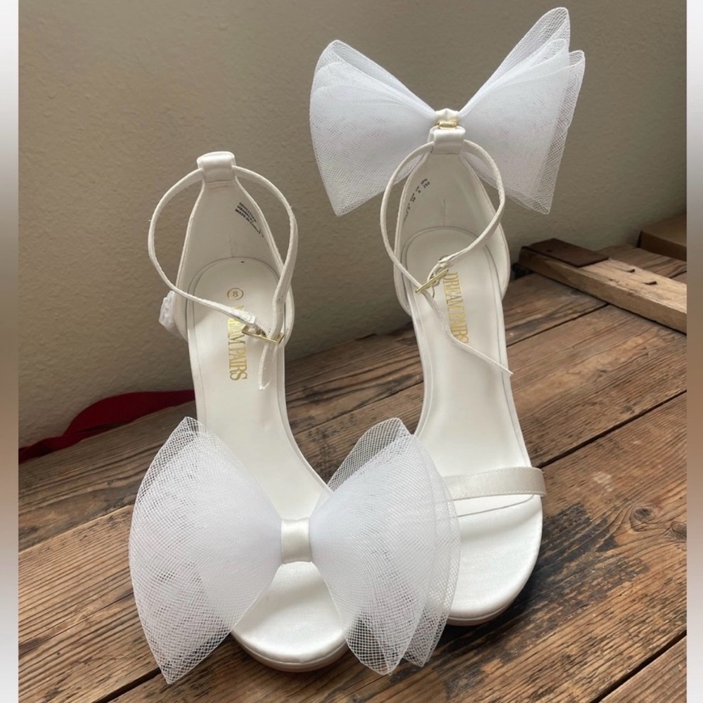 Nordstrom Dream Paris White Bow Heels